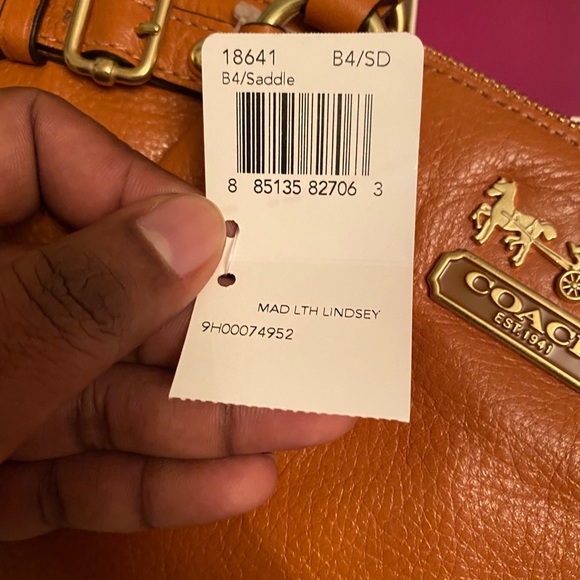 Coach - Picture 4 of 14